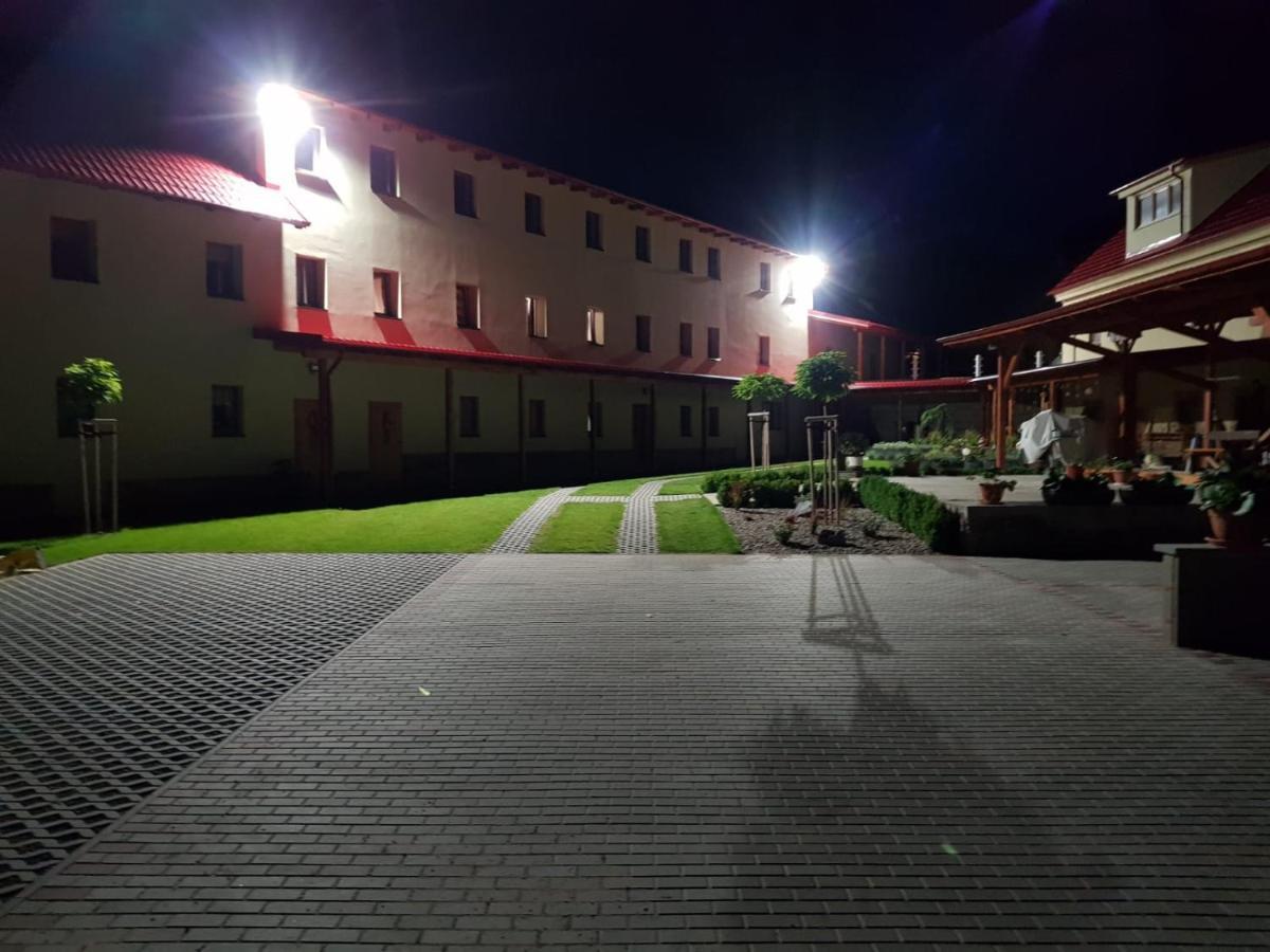 Bed and Breakfast Bendovsky Dvur Dusniky Zewnętrze zdjęcie
